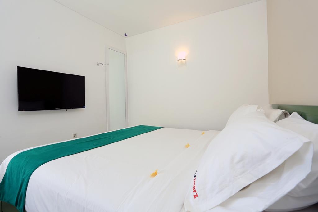 Hotel Reddoorz Near Pantai Jerman Kuta Lombok Exterior foto